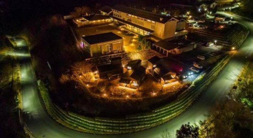Centrale Hotel Кётанго Экстерьер фото